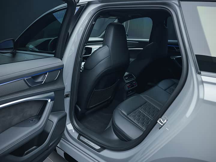 Фото 16 - Audi RS 6