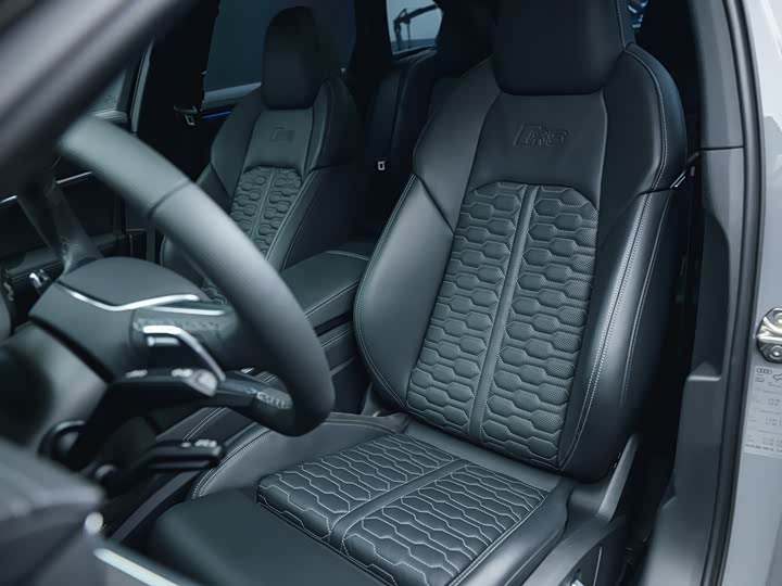 Фото 20 - Audi RS 6