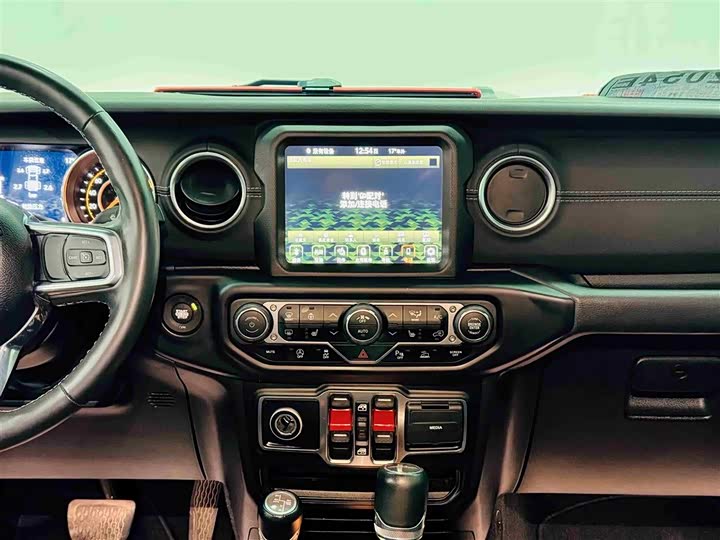 Фото 14 - Jeep Gladiator