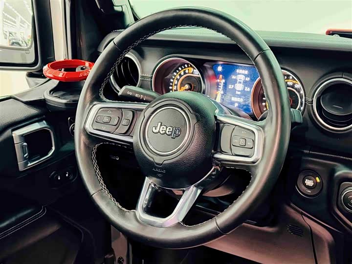 Фото 16 - Jeep Gladiator