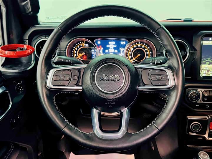 Фото 17 - Jeep Gladiator