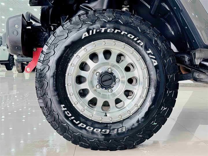 Фото 19 - Jeep Gladiator