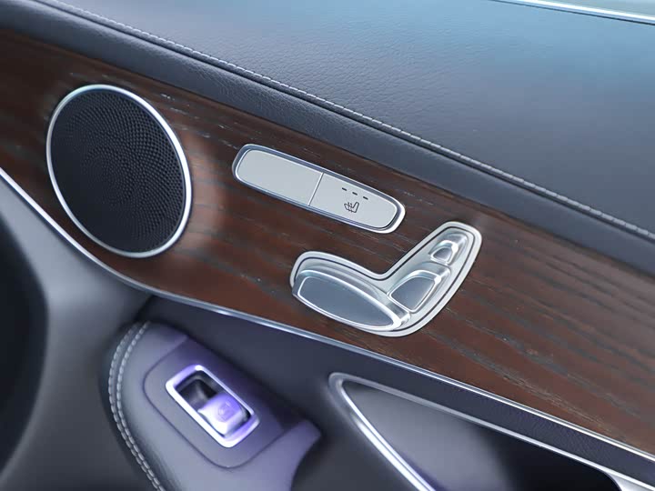 Фото 16 - Mercedes-Benz GLC-Class