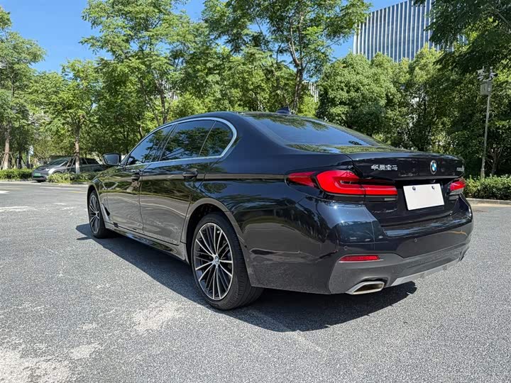 Фото 10 - BMW 5 Series