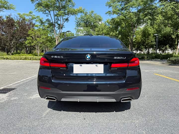 Фото 11 - BMW 5 Series