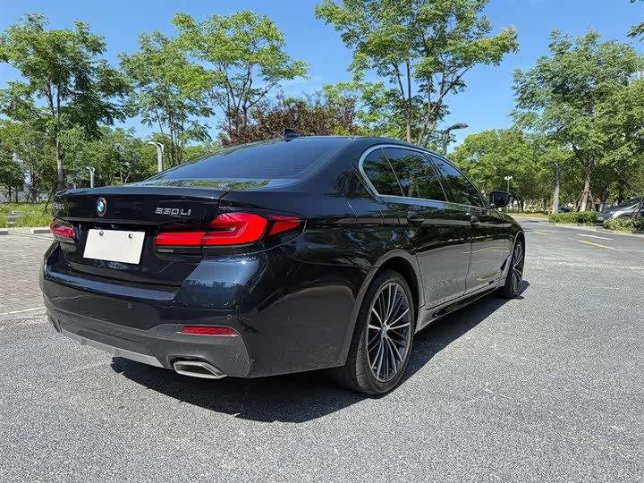 Фото 12 - BMW 5 Series