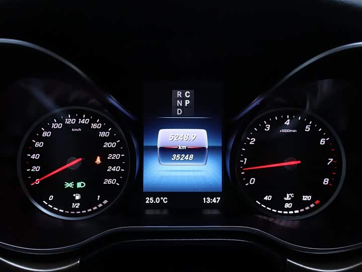 Фото 15 - Mercedes-Benz V-Class