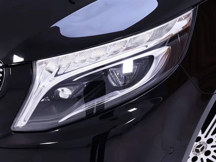 Фото 4 - Mercedes-Benz V-Class