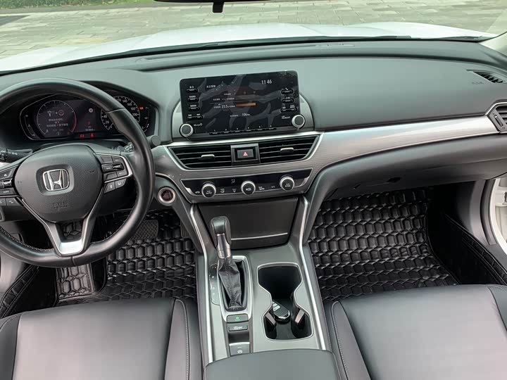 Фото 17 - Honda Accord