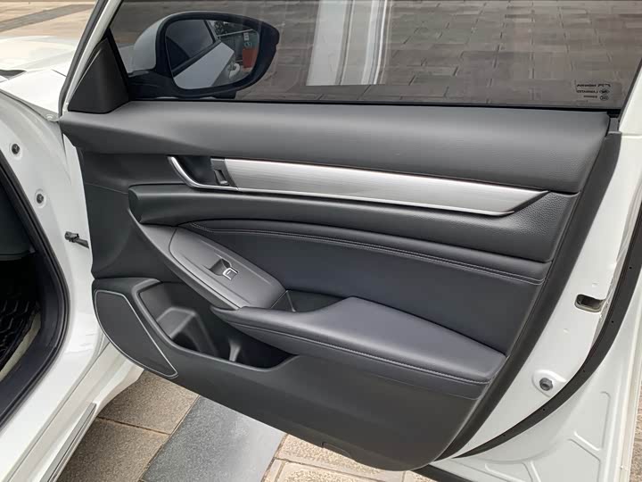 Фото 20 - Honda Accord