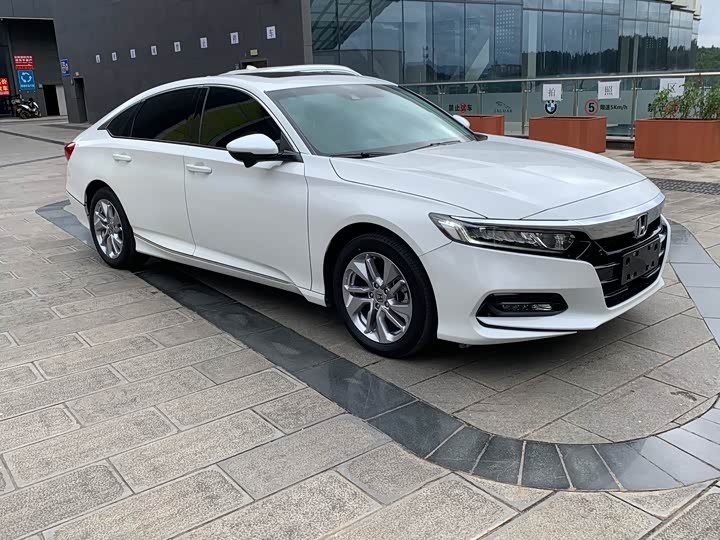 Фото 3 - Honda Accord