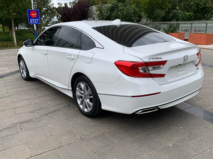 Фото 5 - Honda Accord