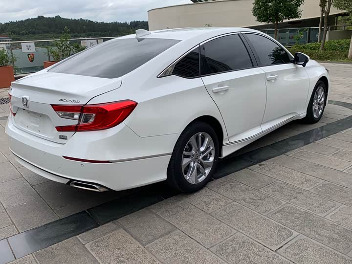 Фото 7 - Honda Accord