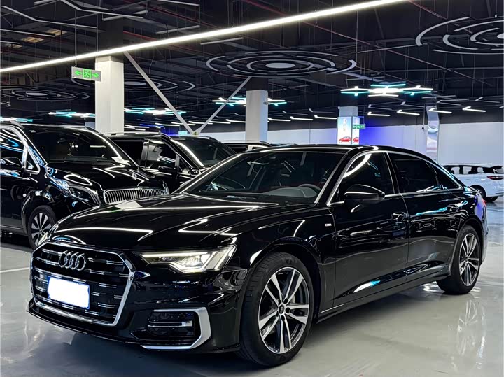 Фото 1 - Audi A6L