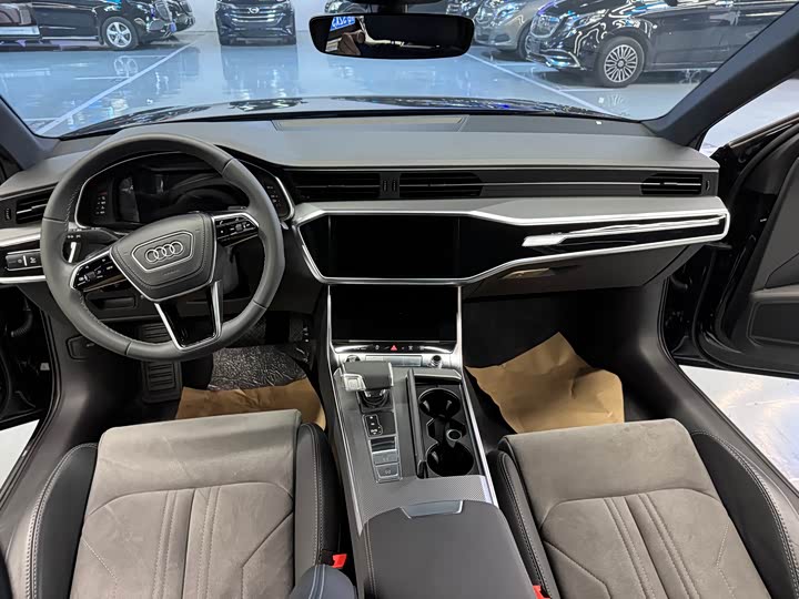 Фото 10 - Audi A6L