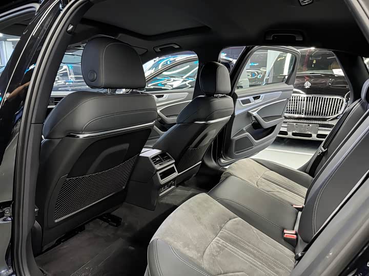 Фото 14 - Audi A6L