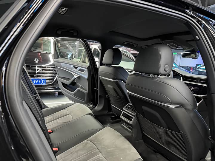 Фото 17 - Audi A6L