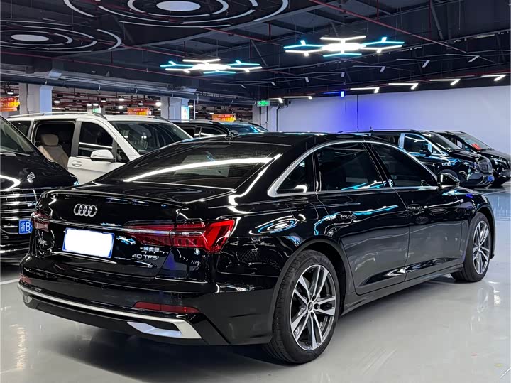 Фото 18 - Audi A6L