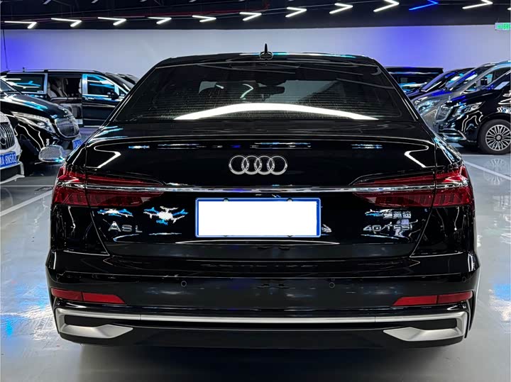 Фото 19 - Audi A6L