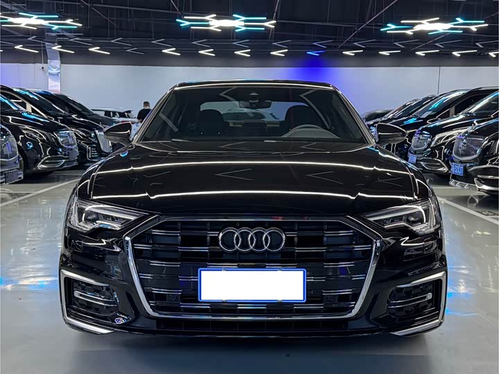 Фото 2 - Audi A6L