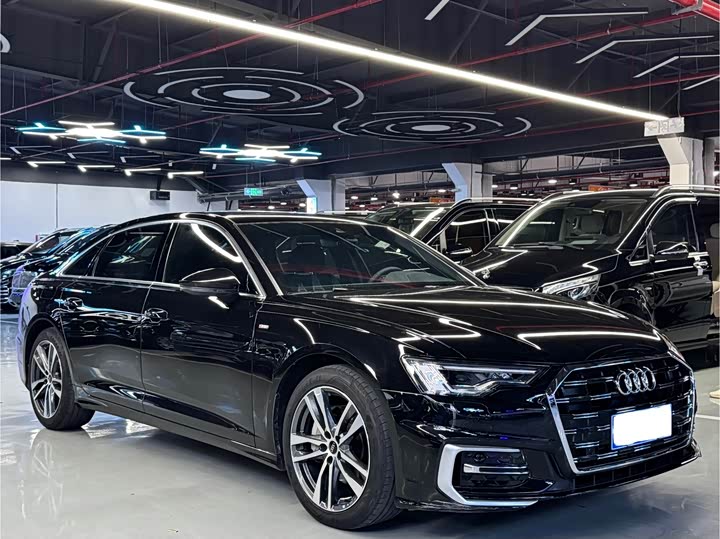 Фото 3 - Audi A6L