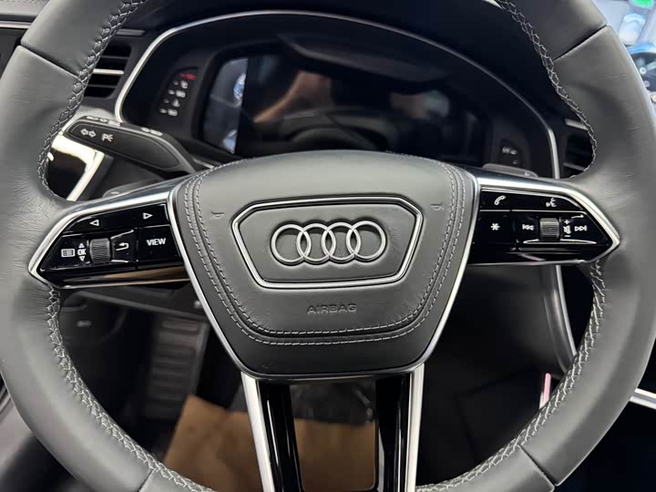Фото 8 - Audi A6L