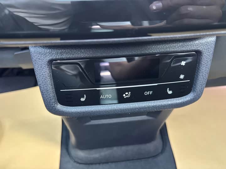 Фото 10 - Volkswagen ID.6 Crozz