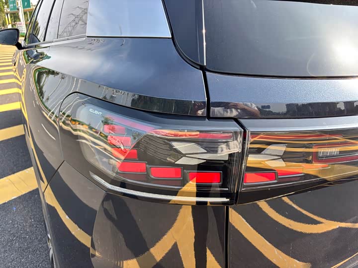 Фото 12 - Volkswagen ID.6 Crozz