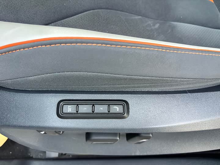 Фото 6 - Volkswagen ID.6 Crozz