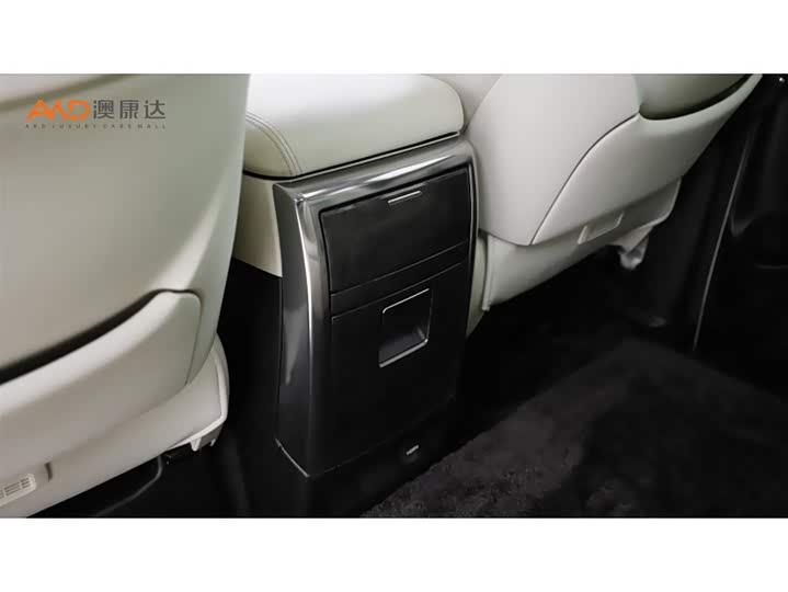 Фото 10 - Toyota Alphard