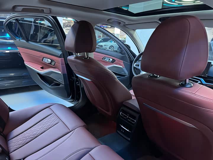 Фото 16 - BMW 3 Series