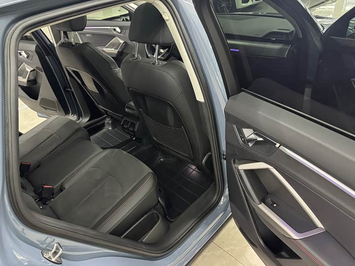 Фото 13 - Audi Q3