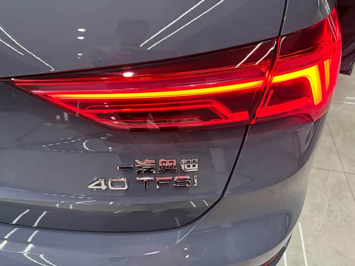 Фото 16 - Audi Q3