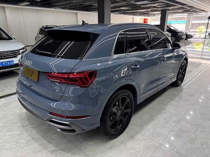 Фото 4 - Audi Q3