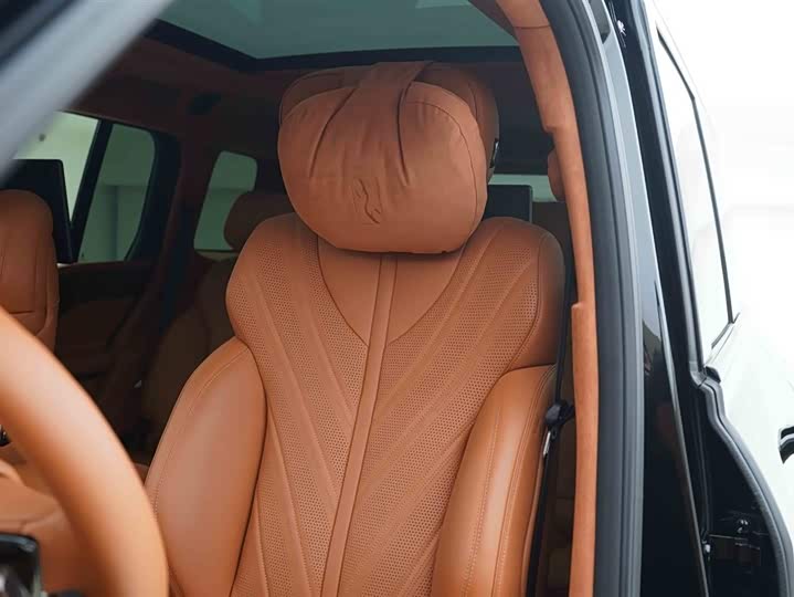 Фото 11 - BYD Yangwang U8