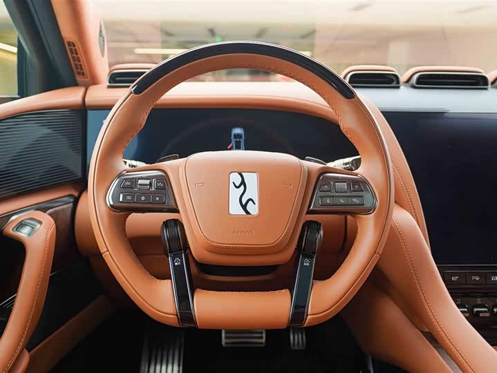 Фото 16 - BYD Yangwang U8