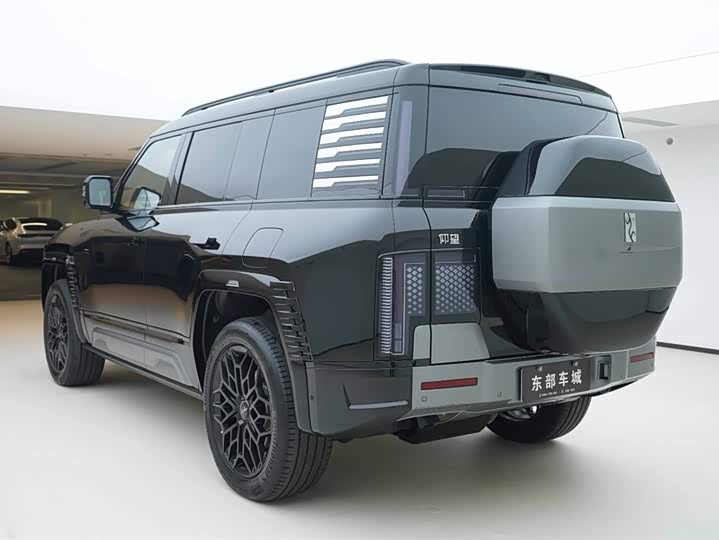 Фото 4 - BYD Yangwang U8