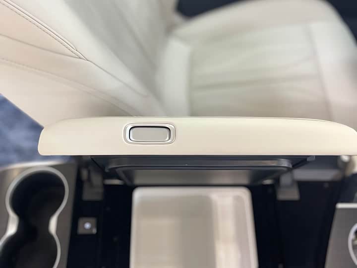 Фото 11 - Buick GL8 Hybrid