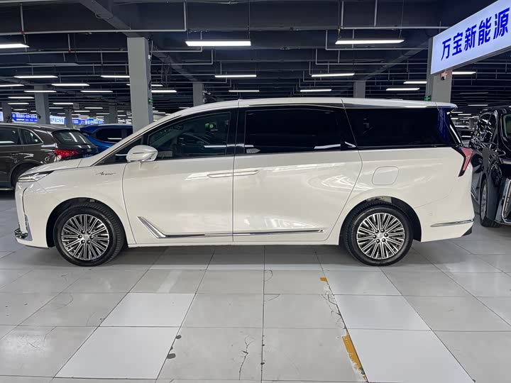 Фото 22 - Buick GL8 Hybrid