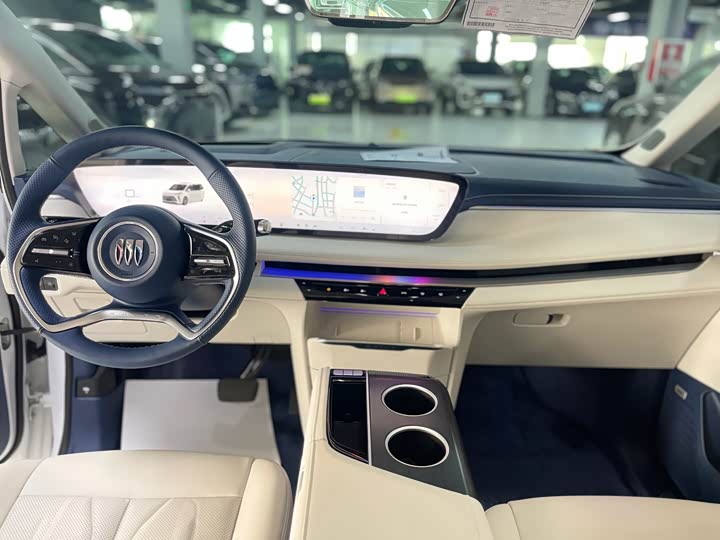 Фото 5 - Buick GL8 Hybrid