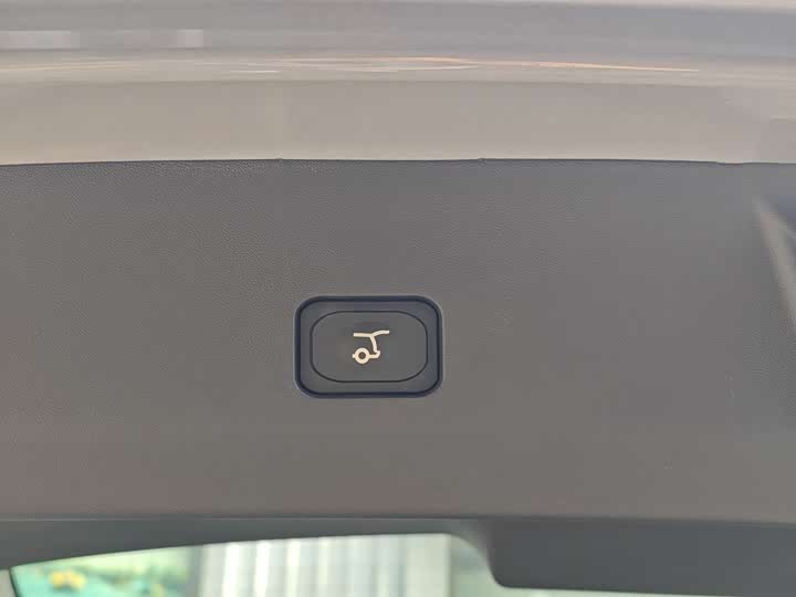 Фото 17 - Ford Edge