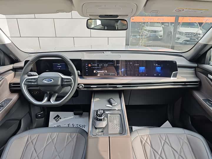 Фото 7 - Ford Edge