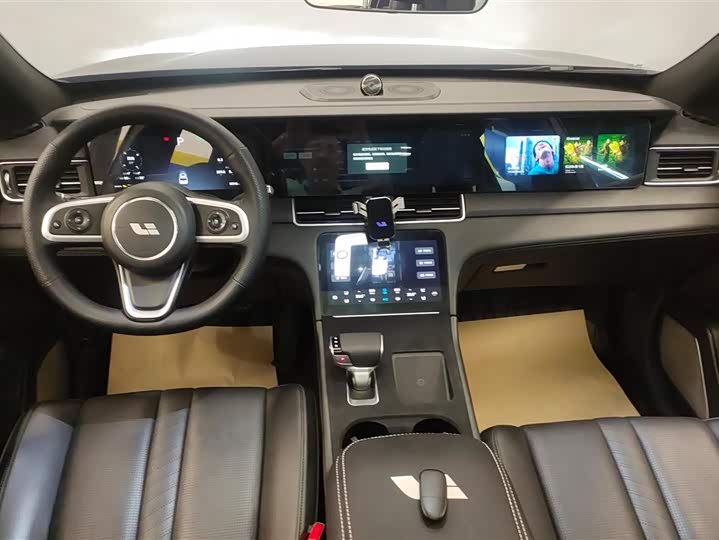 Фото 12 - LiXiang One