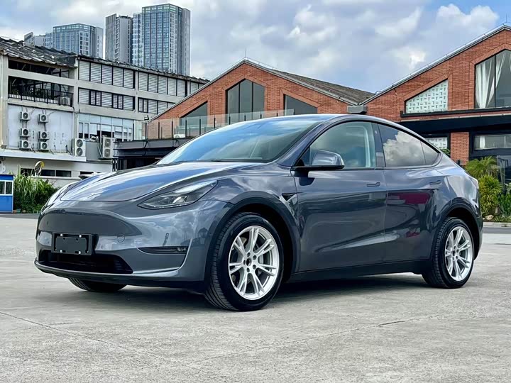 Фото 1 - Tesla Model Y