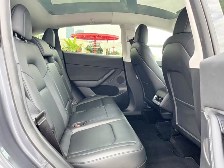 Фото 11 - Tesla Model Y