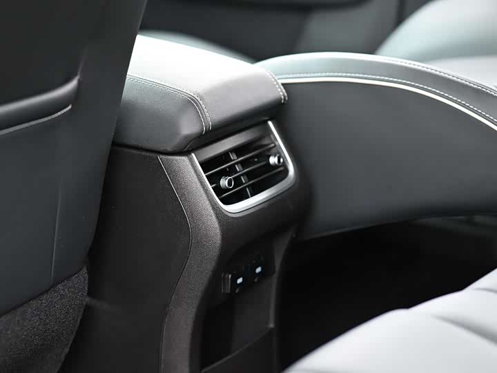 Фото 13 - Tank 300