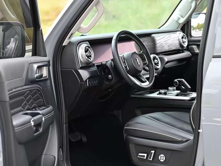 Фото 4 - Tank 300