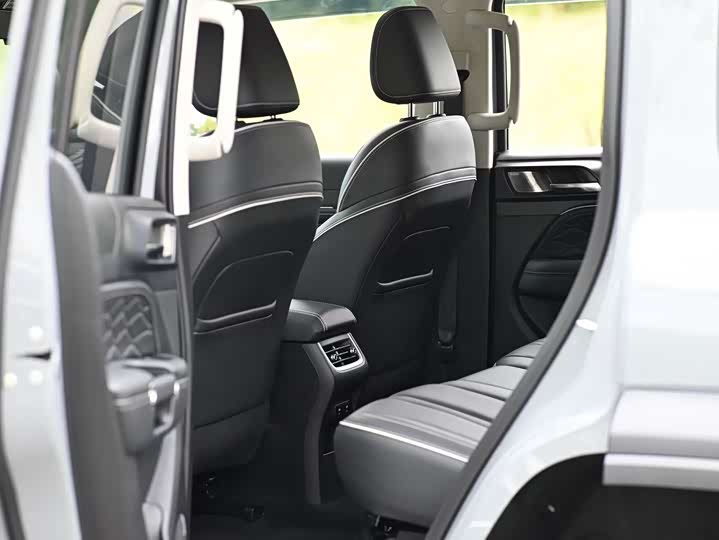 Фото 5 - Tank 300