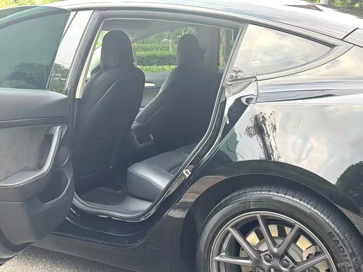 Фото 5 - Tesla Model 3