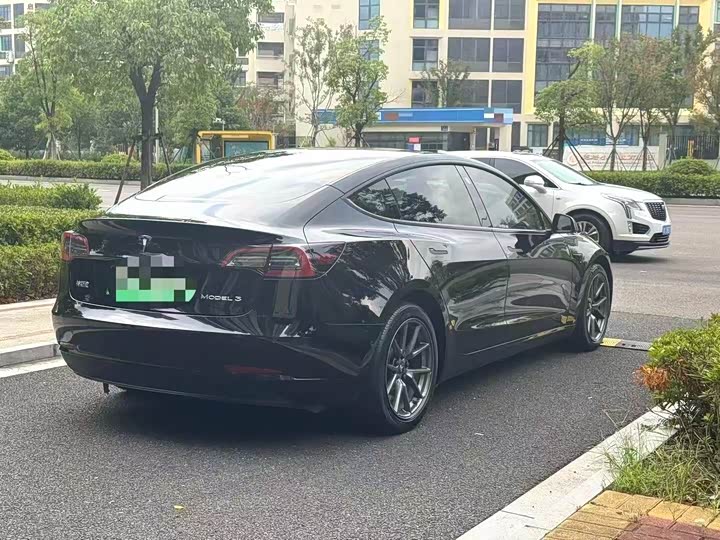 Фото 7 - Tesla Model 3